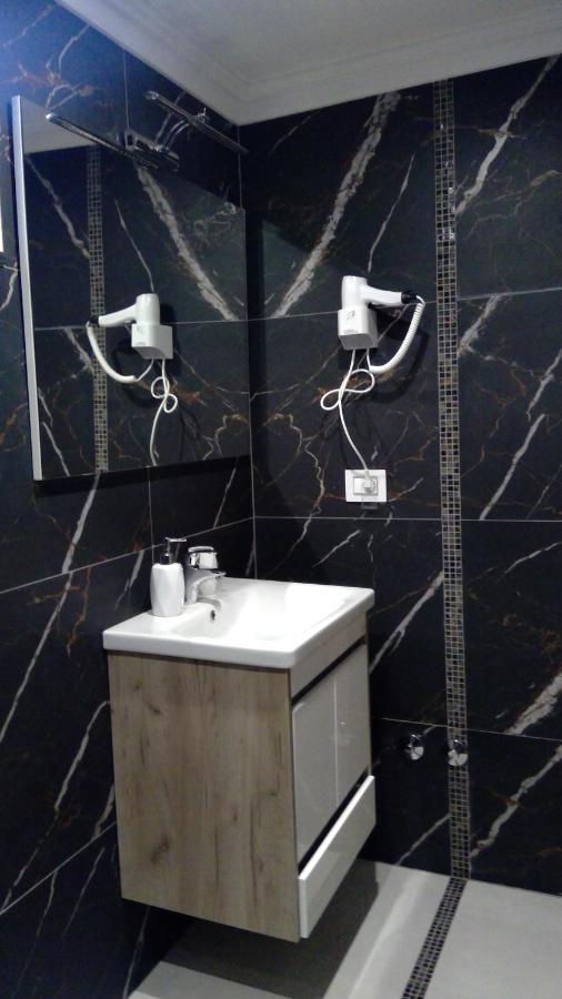 Bungalovi Kljuc Bagian luar foto