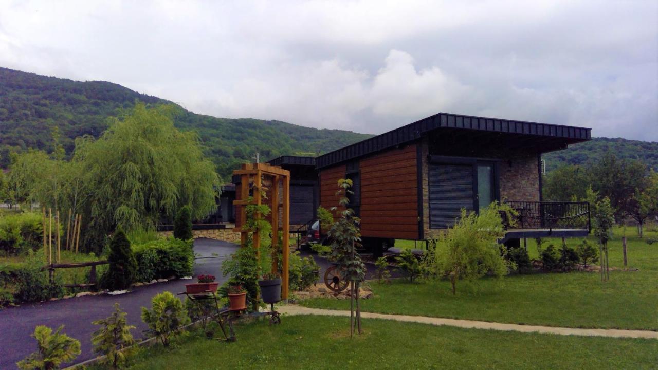 Bungalovi Kljuc Bagian luar foto