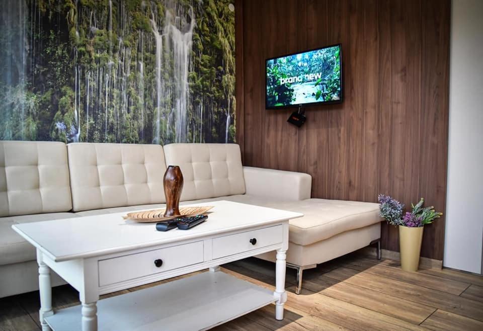 Bungalovi Kljuc Bagian luar foto