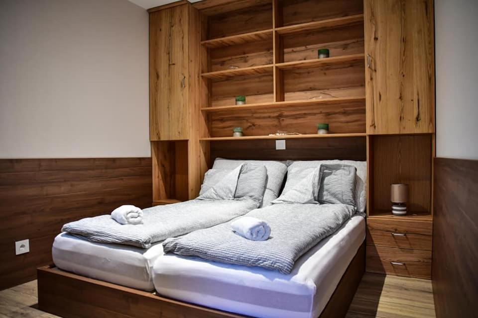 Bungalovi Kljuc Bagian luar foto