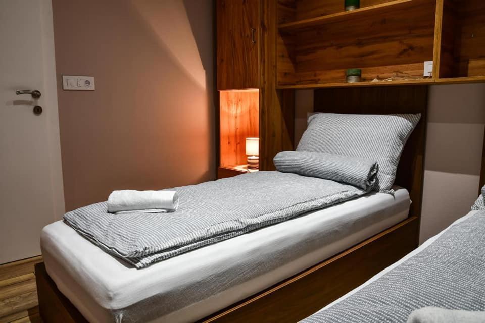 Bungalovi Kljuc Bagian luar foto
