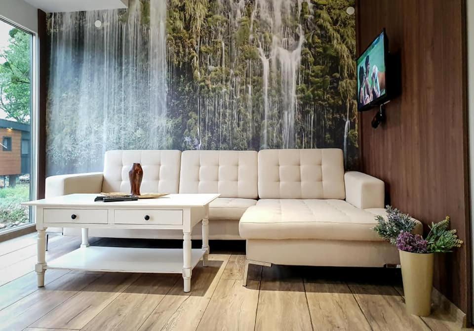 Bungalovi Kljuc Bagian luar foto